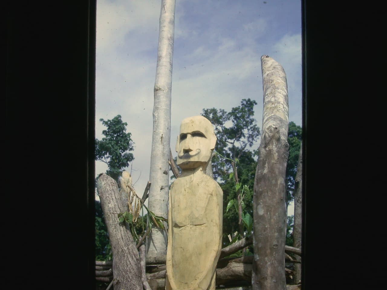 Statue of Golo'ou guarding a ritual garden