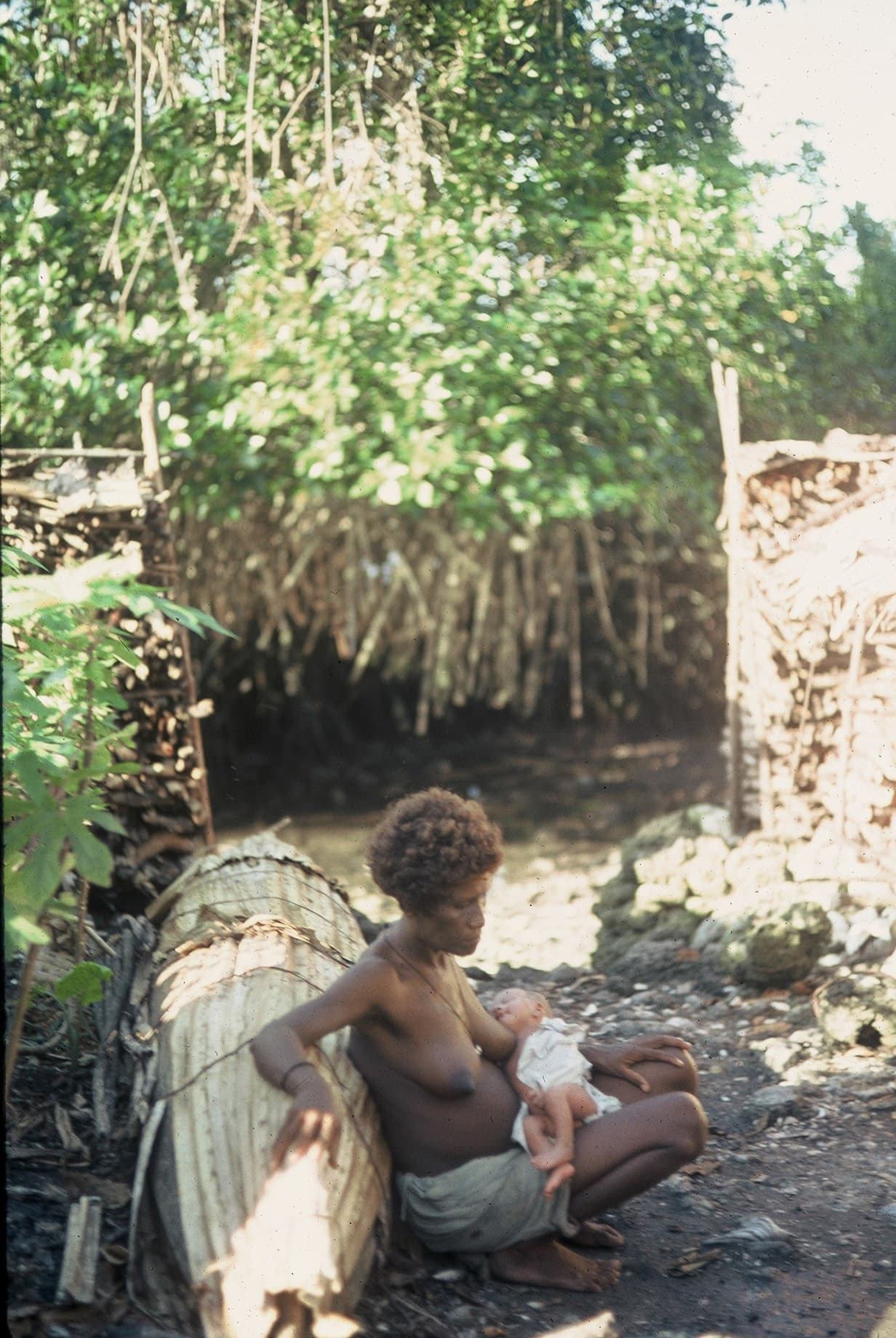 Mother and newborn in the birth quarter at Foueda