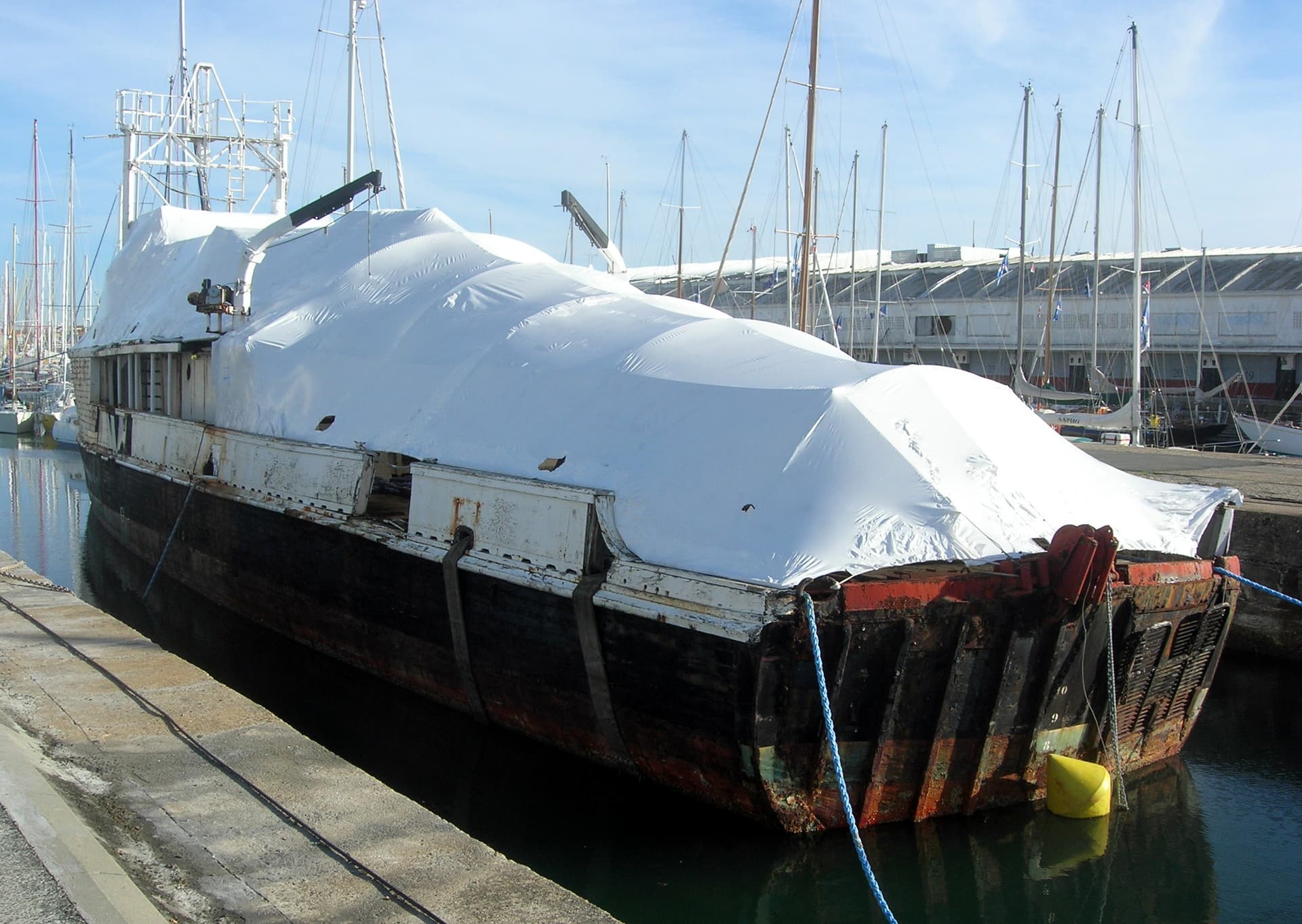 The Calypso's deteriorating hull at La Rochelle