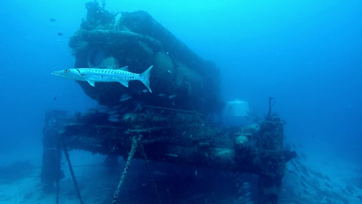NASA astronauts train in the Aquarius habitat
