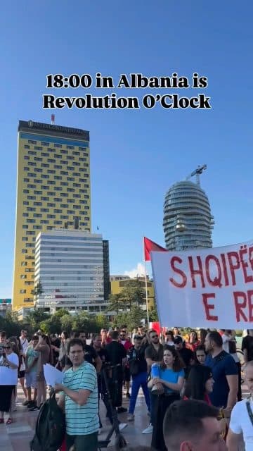 Revolution O' clock