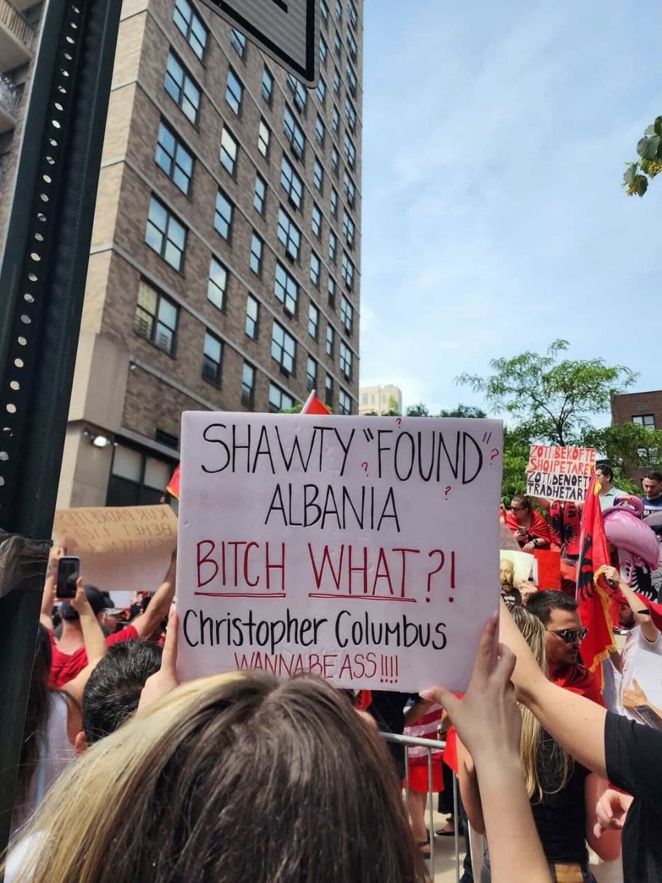 The city that never sleeps spoke Albanian today. 🇦🇱🗽