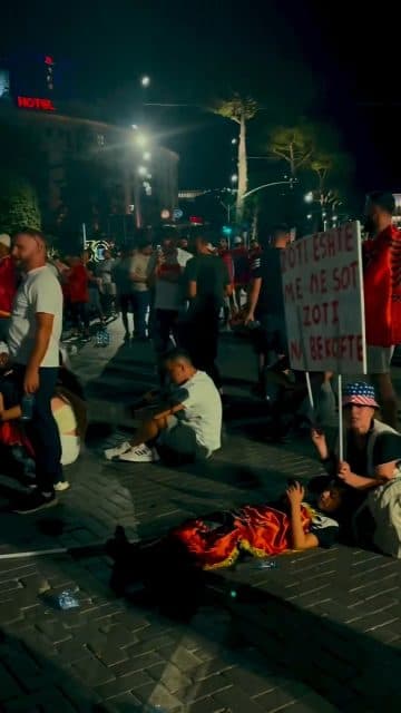 Protest at 5 AM