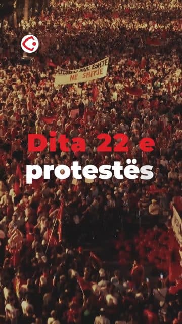 Dita e 22-të e protestës mbushi sërish sheshin me mijëra qytetarë, të cilët kërkuan dorëheqje të