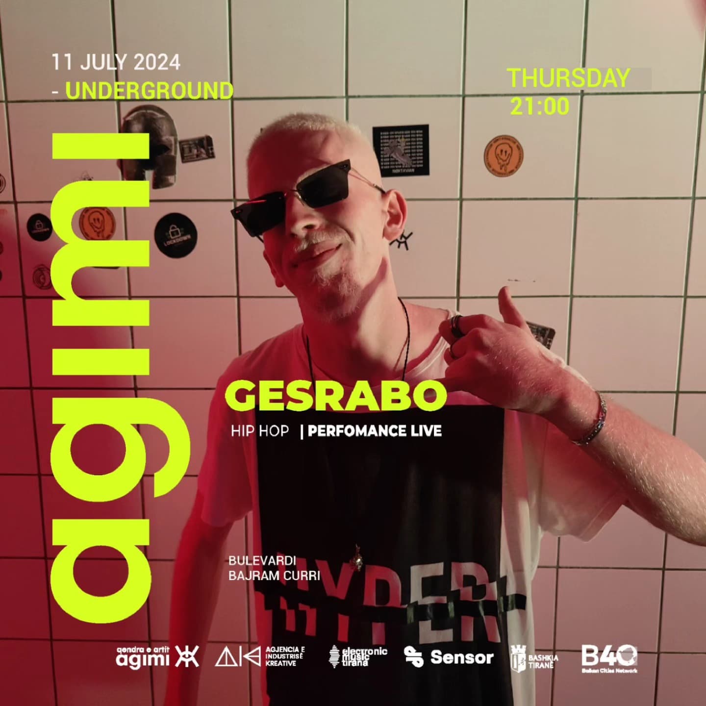 Sonte ne orën 21:00 fillon nje performance live hip hop nga i ftuari yne me un
