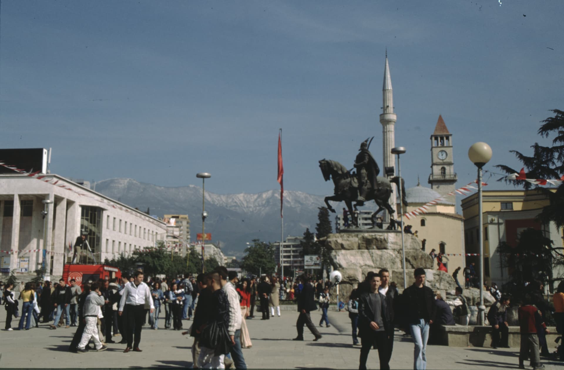 Dita e Verës crowd, Skanderbeg Square, 2003