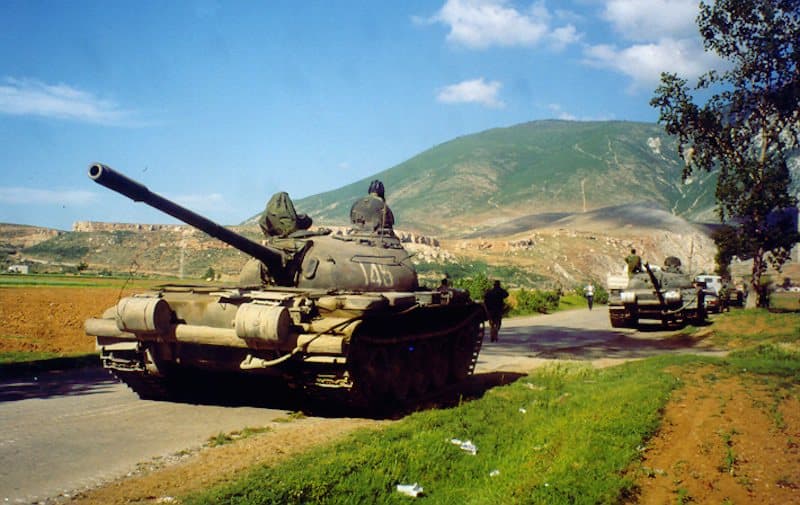 Albanian tanks near the Kosovo border