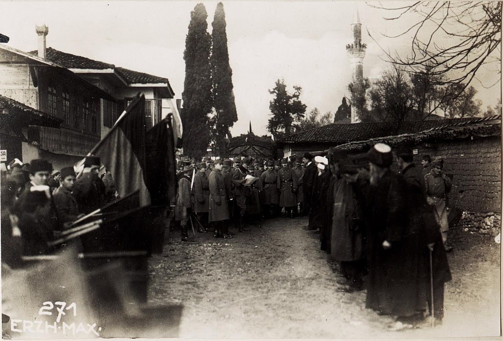 Speaking to the notables of Tirana