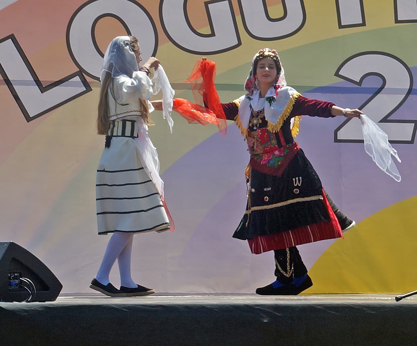 Logu i Bjeshkëve 2017, dancers in xhubleta