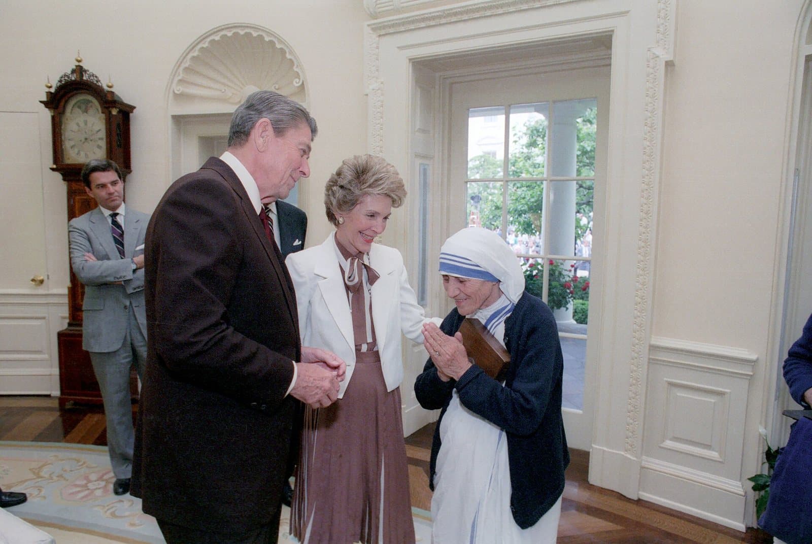 Mother Teresa with the Reagans before the Medal of Freedom ceremony