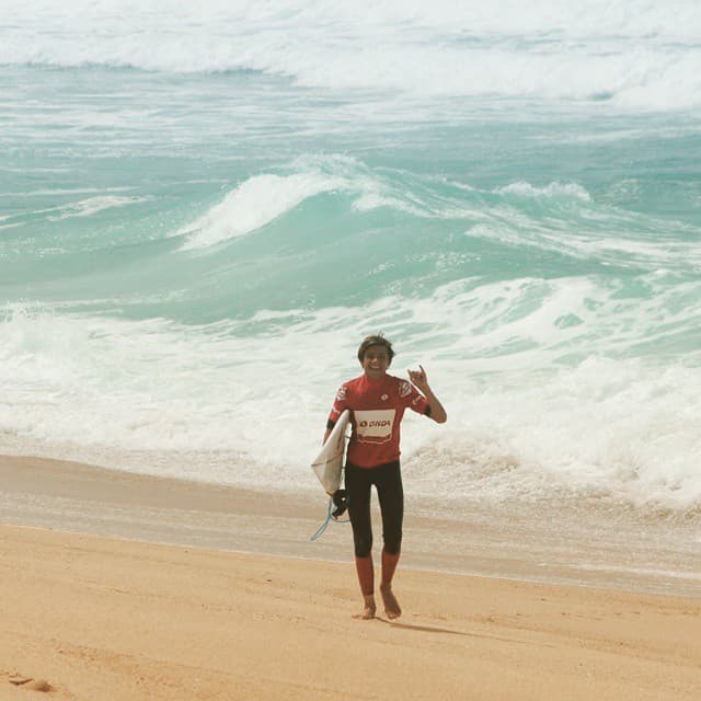 Enjoying the warmer waters with my new @agenteighteeneu wetsuits !!