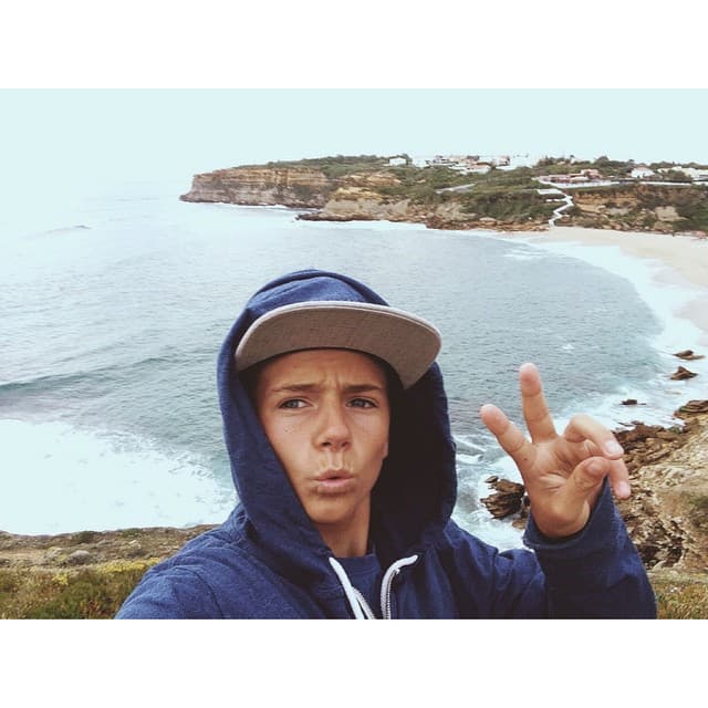 Bike rides , shellfies and Carecaas in (@neco_pyrrait) Sao Lorenço ....