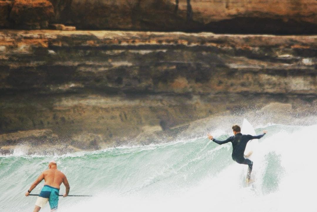Love sharing waves @pyrras 👌 @poceansurfacademy @boardculturesurf @futuresfins Thanks