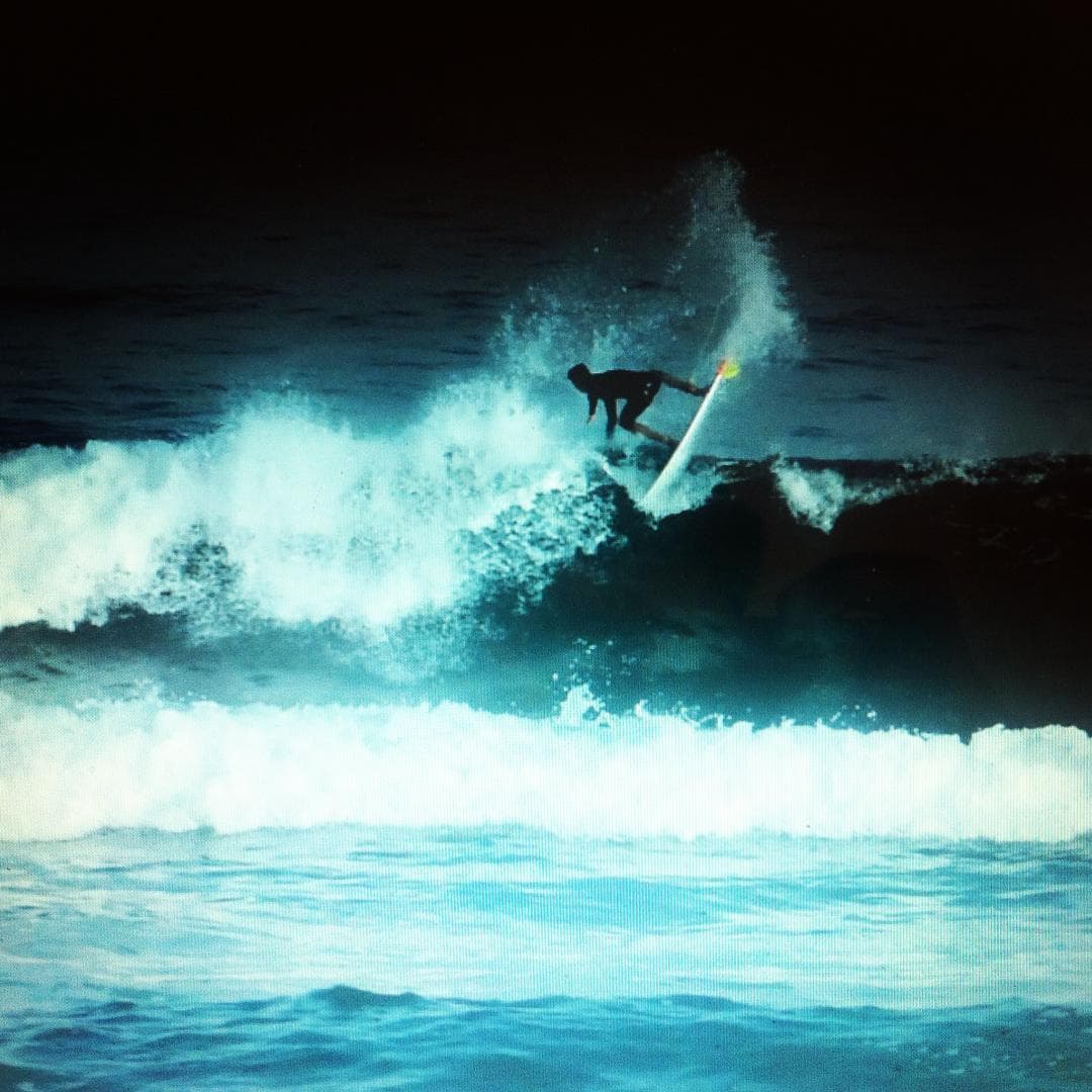 Early mornings, make me want to switch off 😴 @pyrras @poceansurfacademy @futuresfins @…