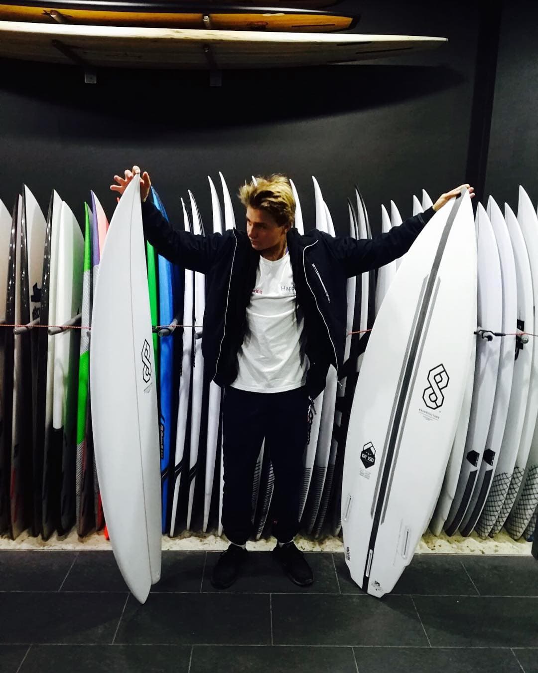 Stoked on these 2 weapons, big thanks to @gramanha_shaper and @boardculturesurf for ge…