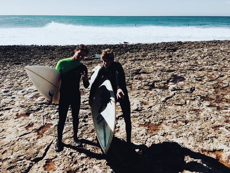 Fun days on this oldschool shape log, when the 3 Fins boards started, my friend had kee…