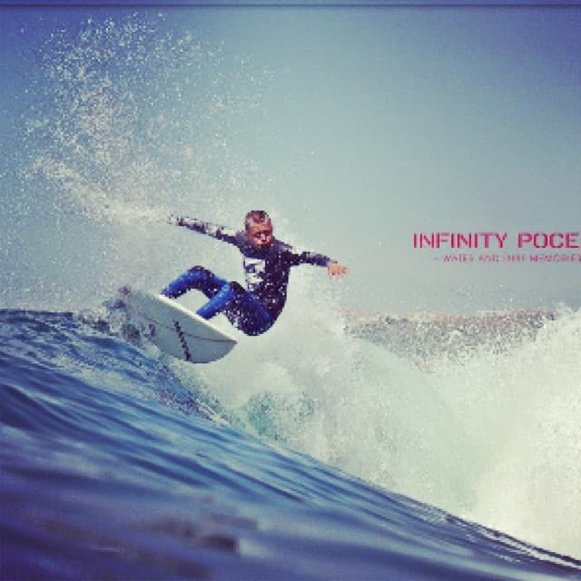 Scored some really good waves at this comp here is a pic from wen it was pumping !!!