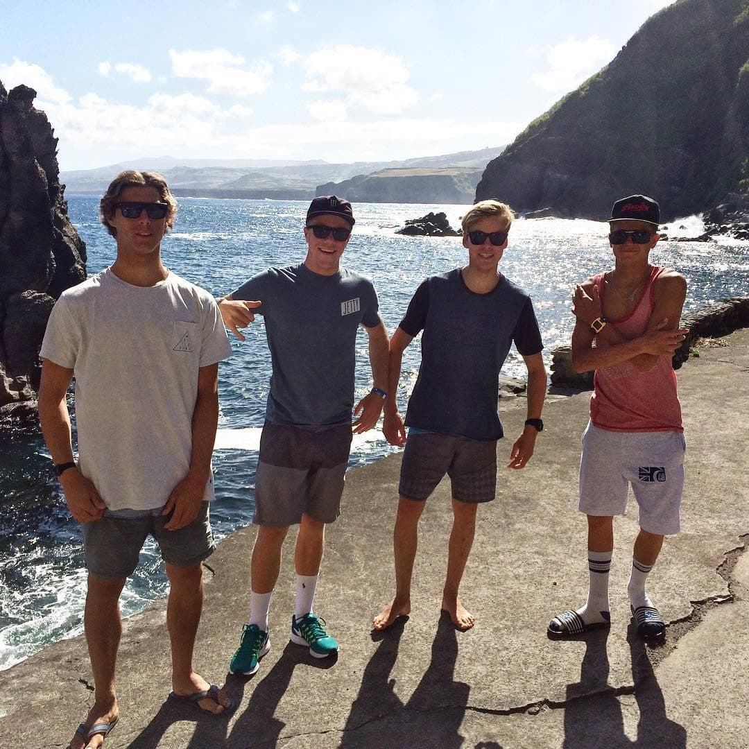 Squadded up @arran_strong @jake_elkington @bridgessurf