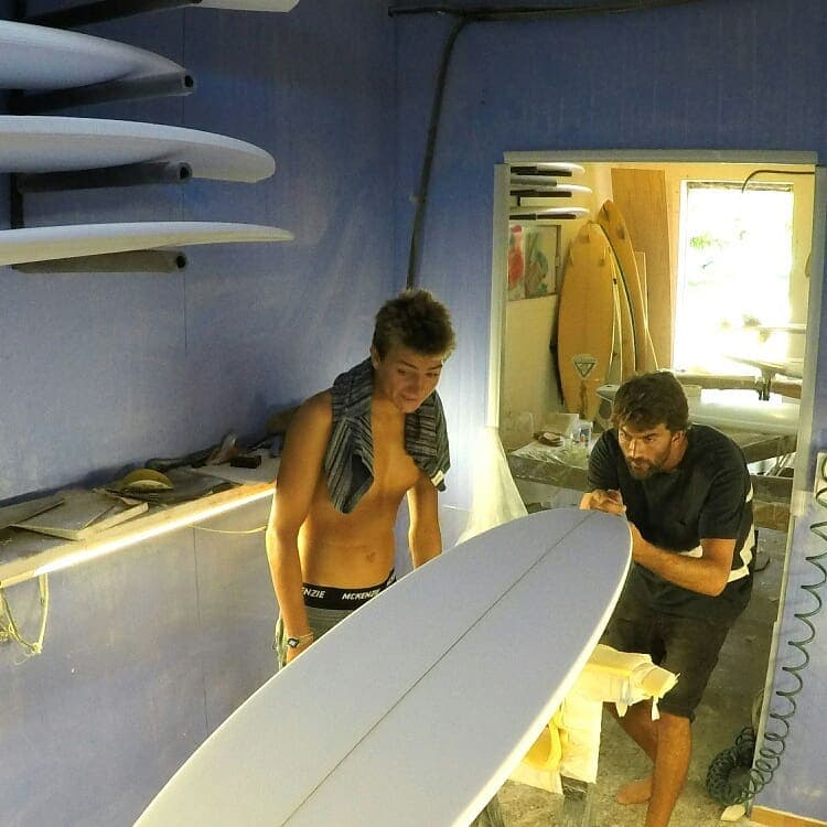 Un placer recibir en nuestro shaper room a @arran_strong,quinto europeo junior 2016,c…