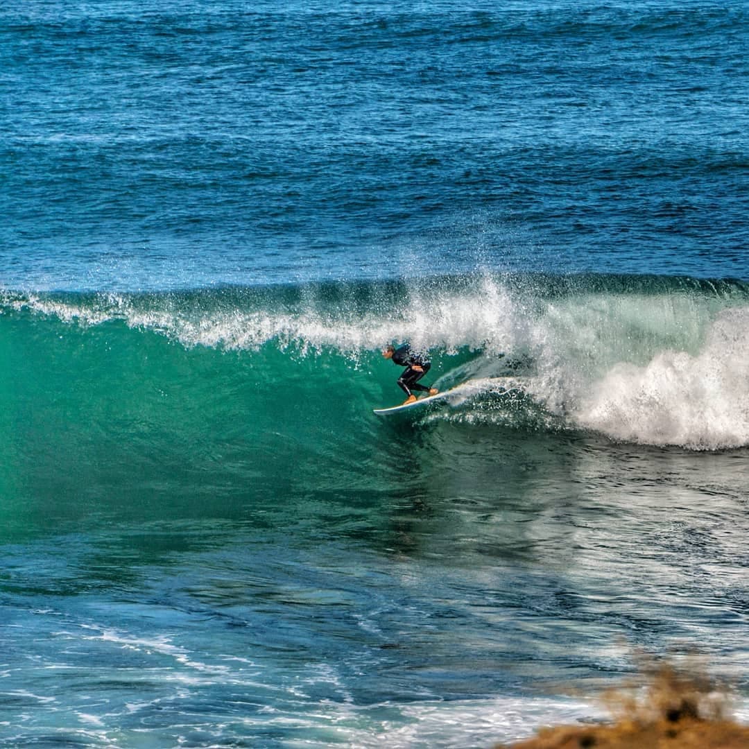 🇵🇹 Reef, ontem deu muito boas ondas.. 🇬🇧 Yesterday Reef was pumping.. @arran_strong