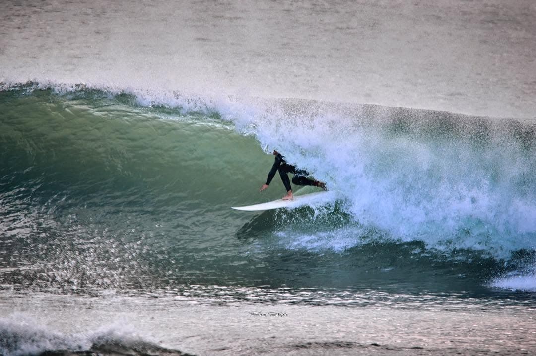 Rider: @arran_strong disfrutando de supertubos. (Sigue así Crack)🙌 @gramanha_shaper @b…