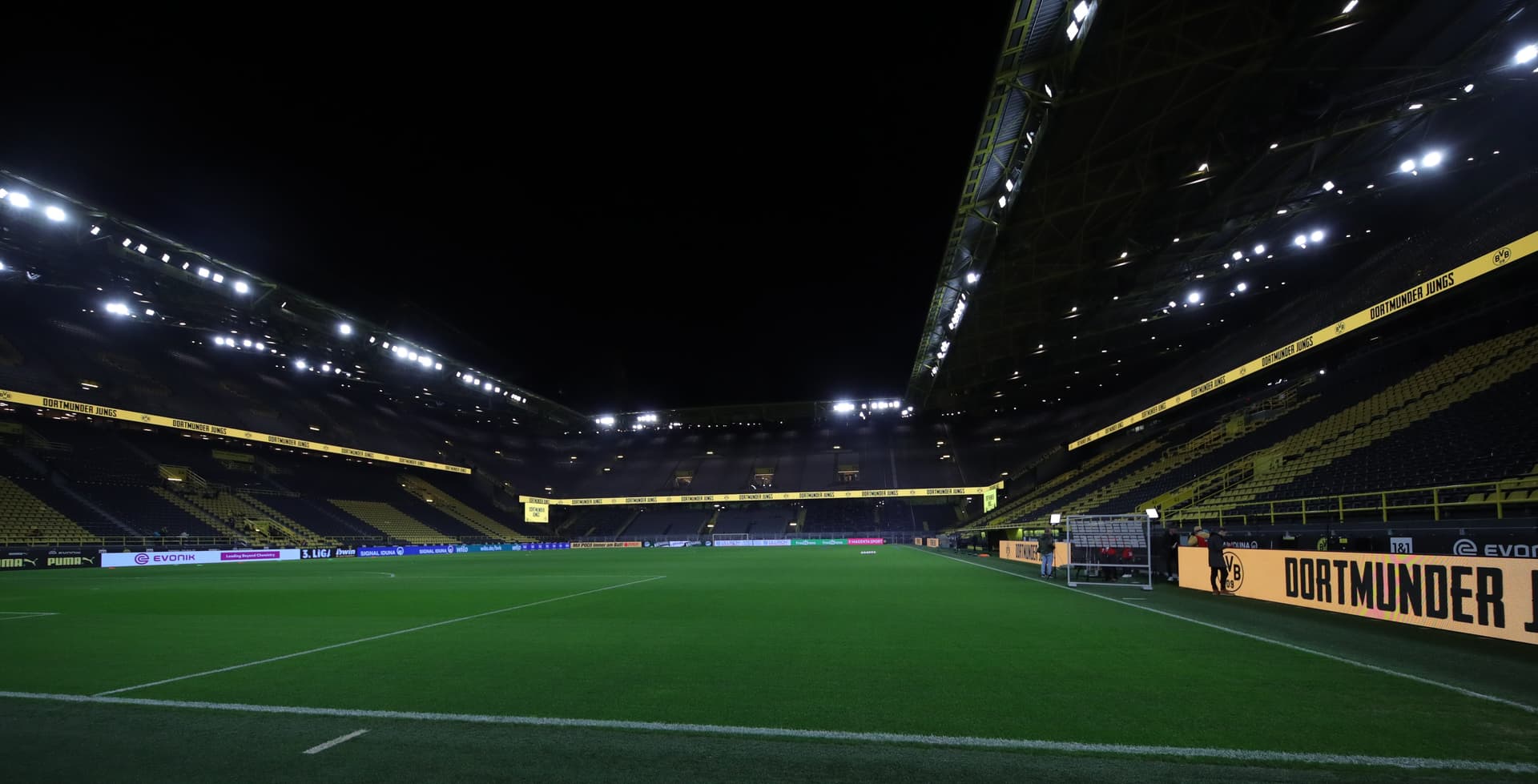 2022-11-11 Borussia Dortund II gegen FC Erzgebirge Aue (3. Liga 2022-23) by Sandro Halank–003