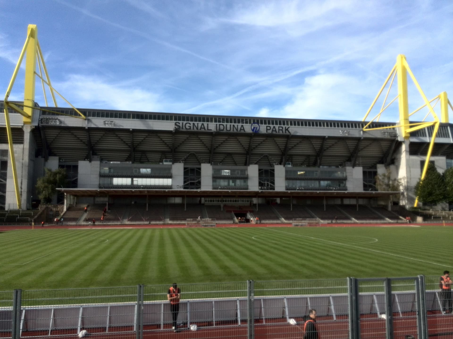 Signal-Iduna-Park - Rote Erde - 2014