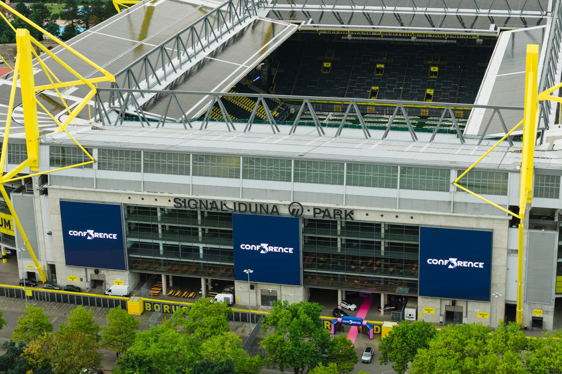 CONF3RENCE SIGNAL IDUNA PARK