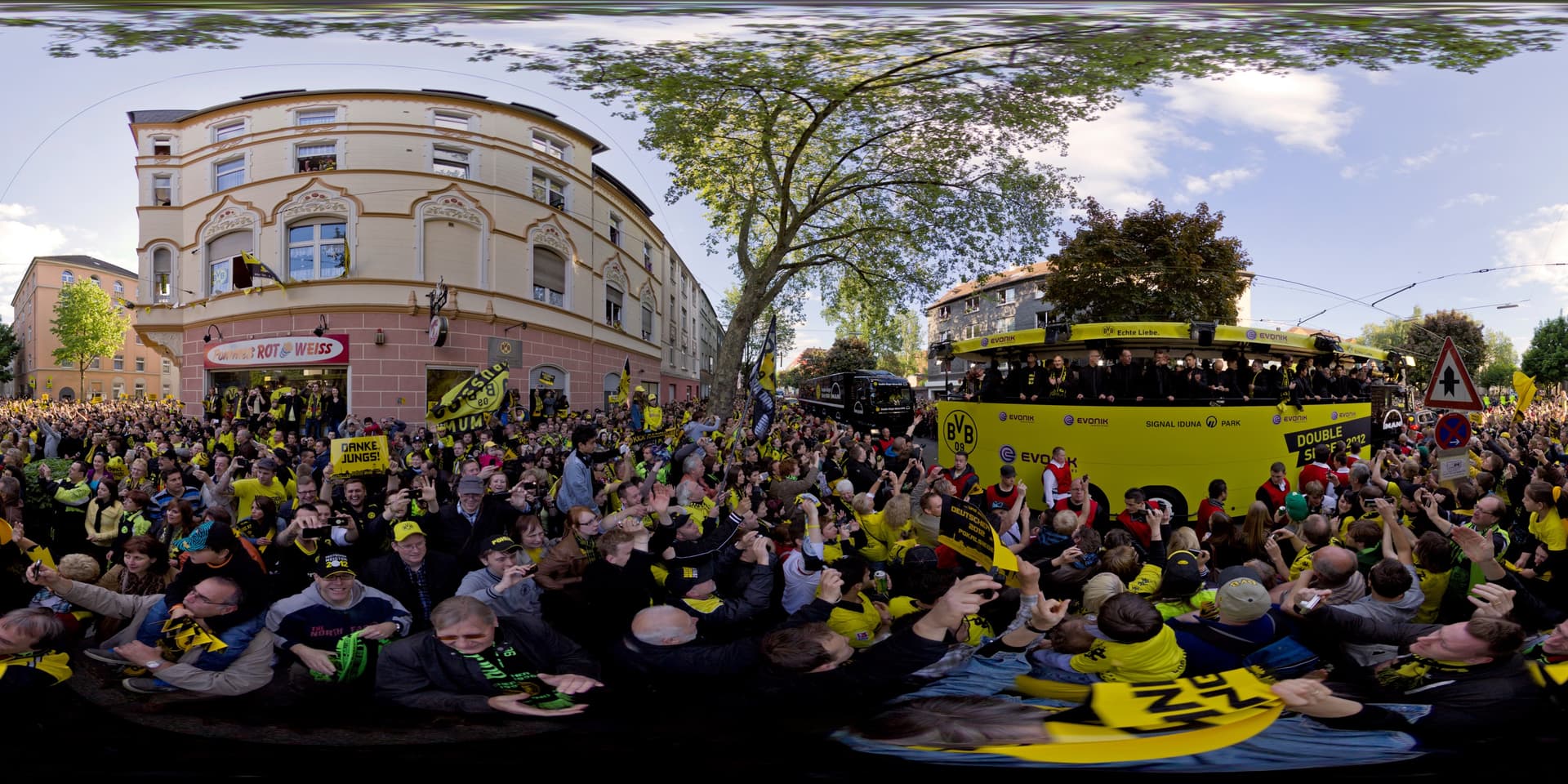 BVB Meisterfeier 2012 Panorama 01