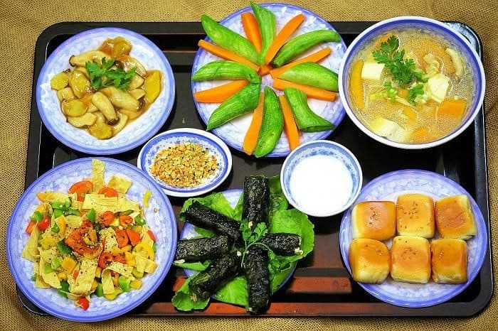 Name the 10 most delicious vegetarian restaurants in Da Nang, attracti (6 of 6)