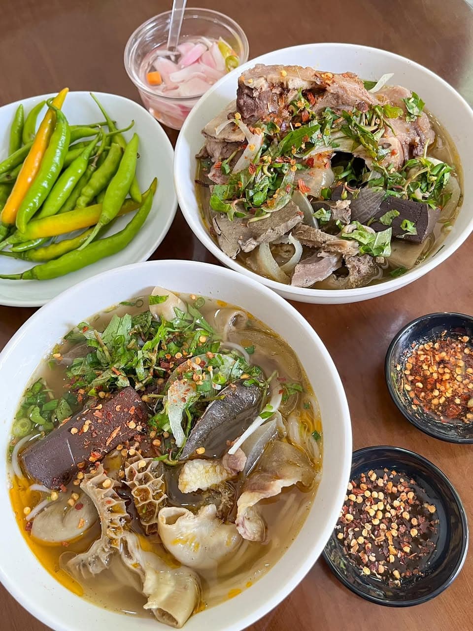 Tui Mới phát hiện Quán bún lòng bò núp hẻm khá hấp dẫn. (1 of 8)