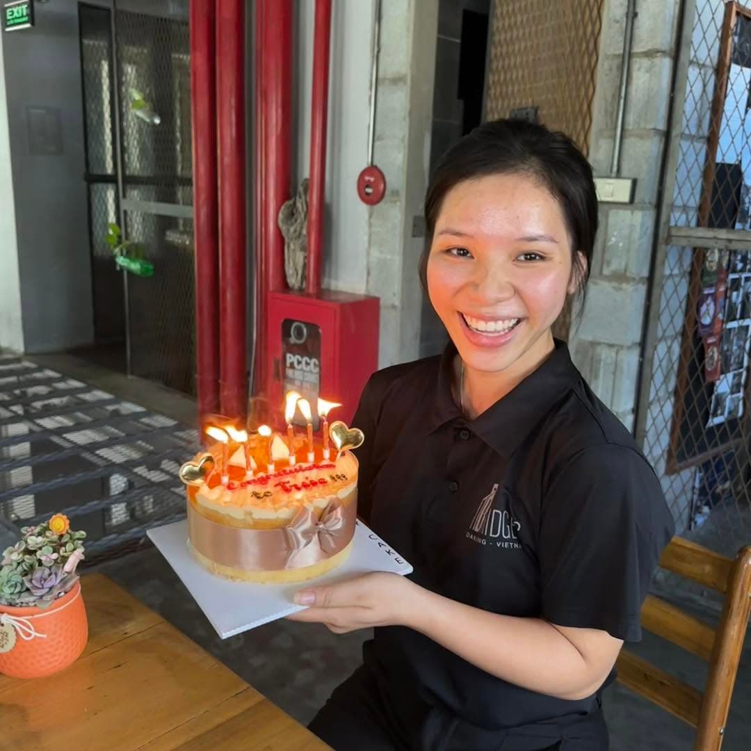 Congratulation to our lovely Truc for her graduation at Duy Tan Univer (1 of 2)