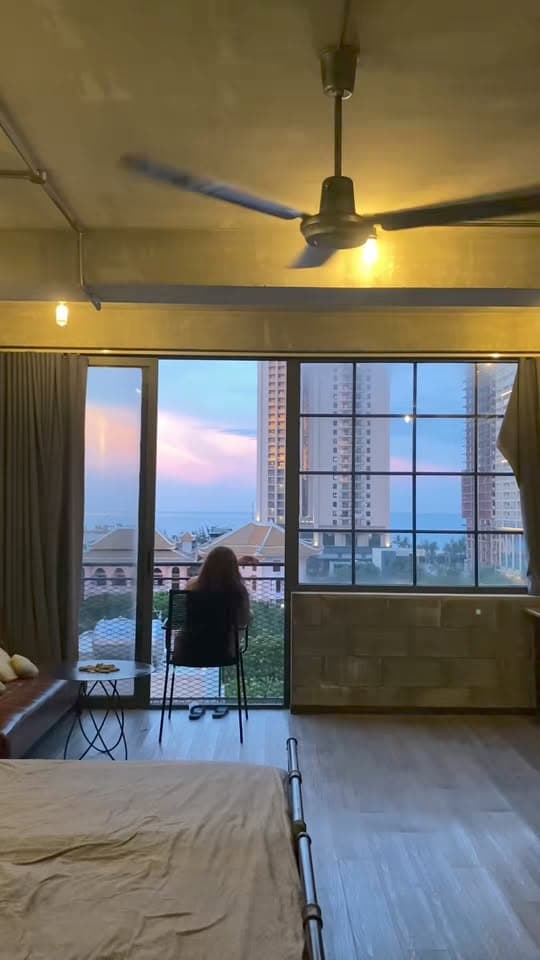 Một chiếc video review thật đáng iu từ chị khách dễ thương của Bridges