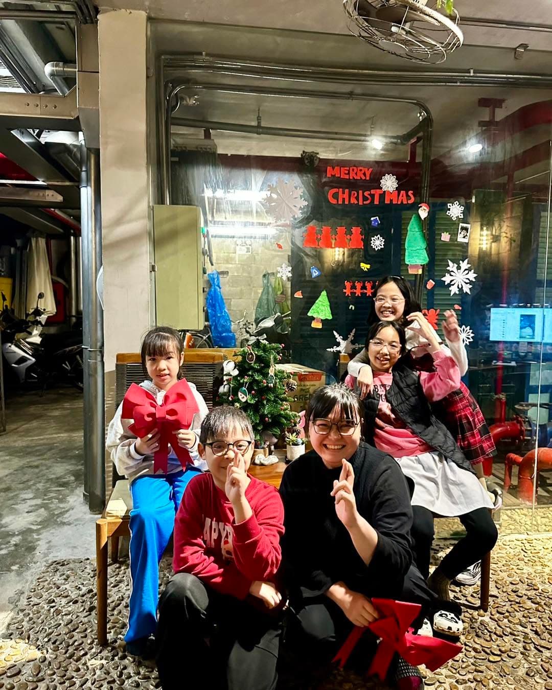 Merry Christmas from Bridges Danang!🎄😘