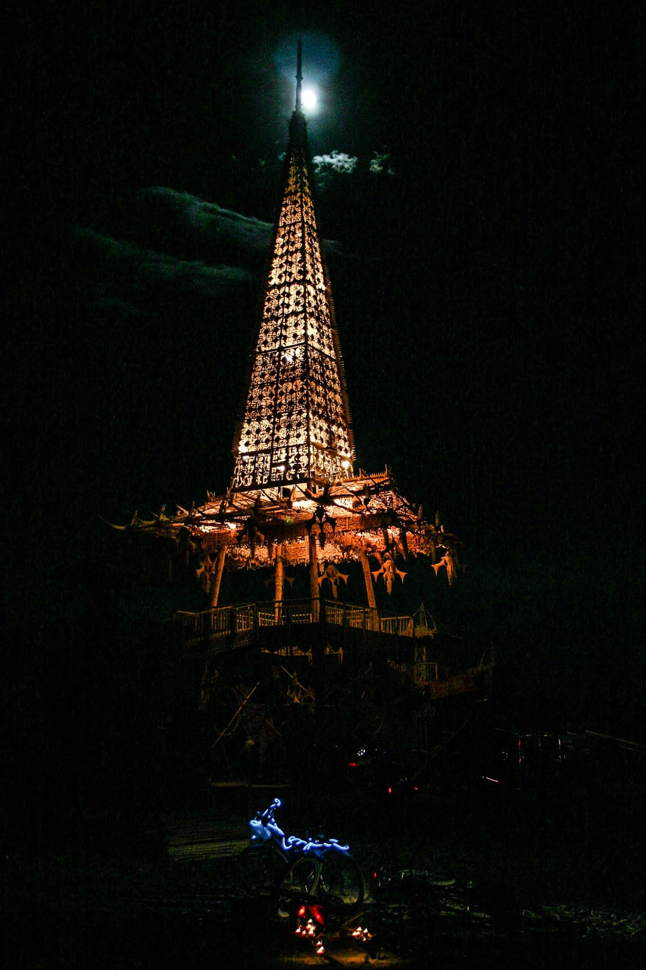 Temple of Stars, lit at night · 6/6