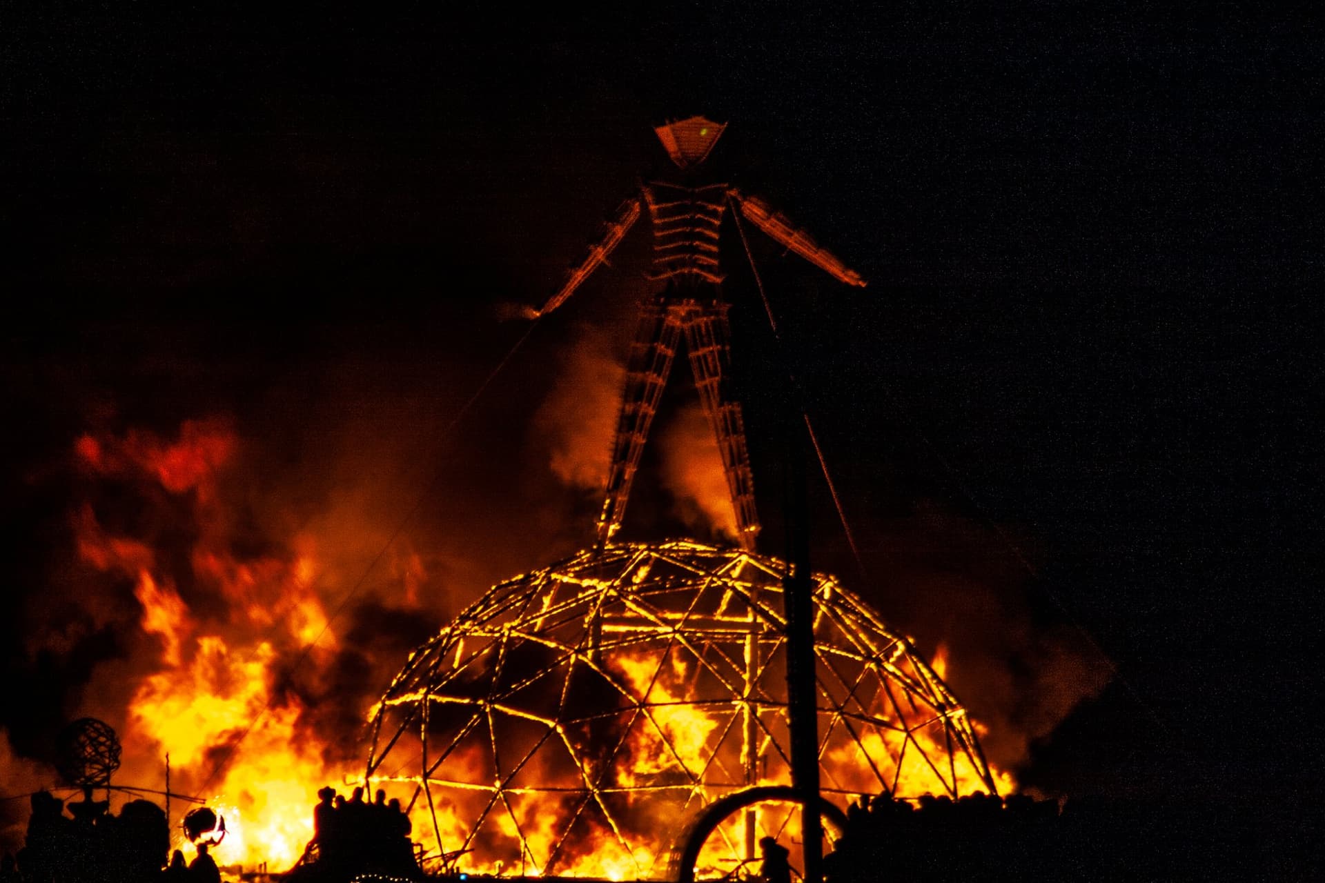 The Observatory burns, 2004 · 1/12