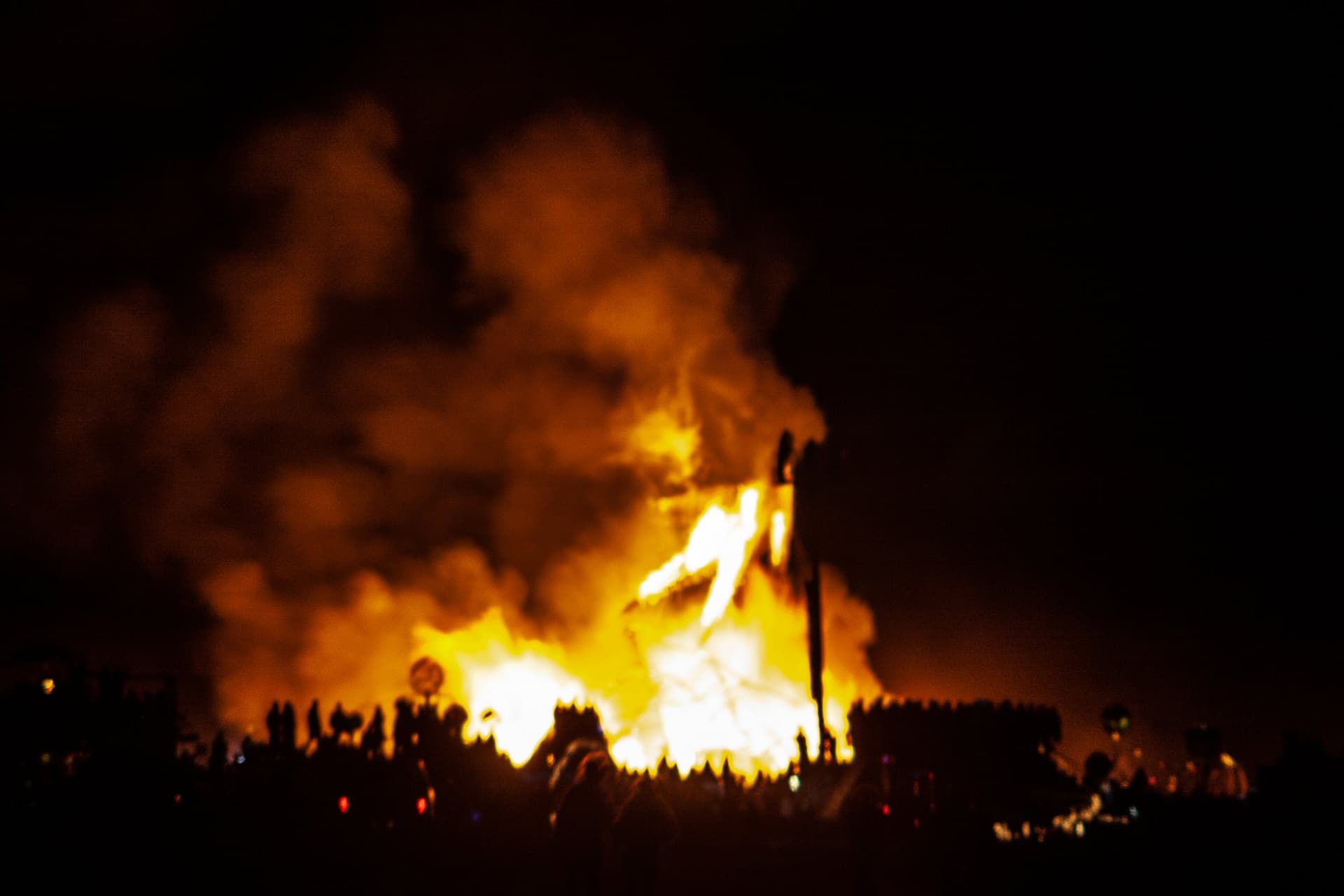 The Observatory burns, 2004 · 5/12