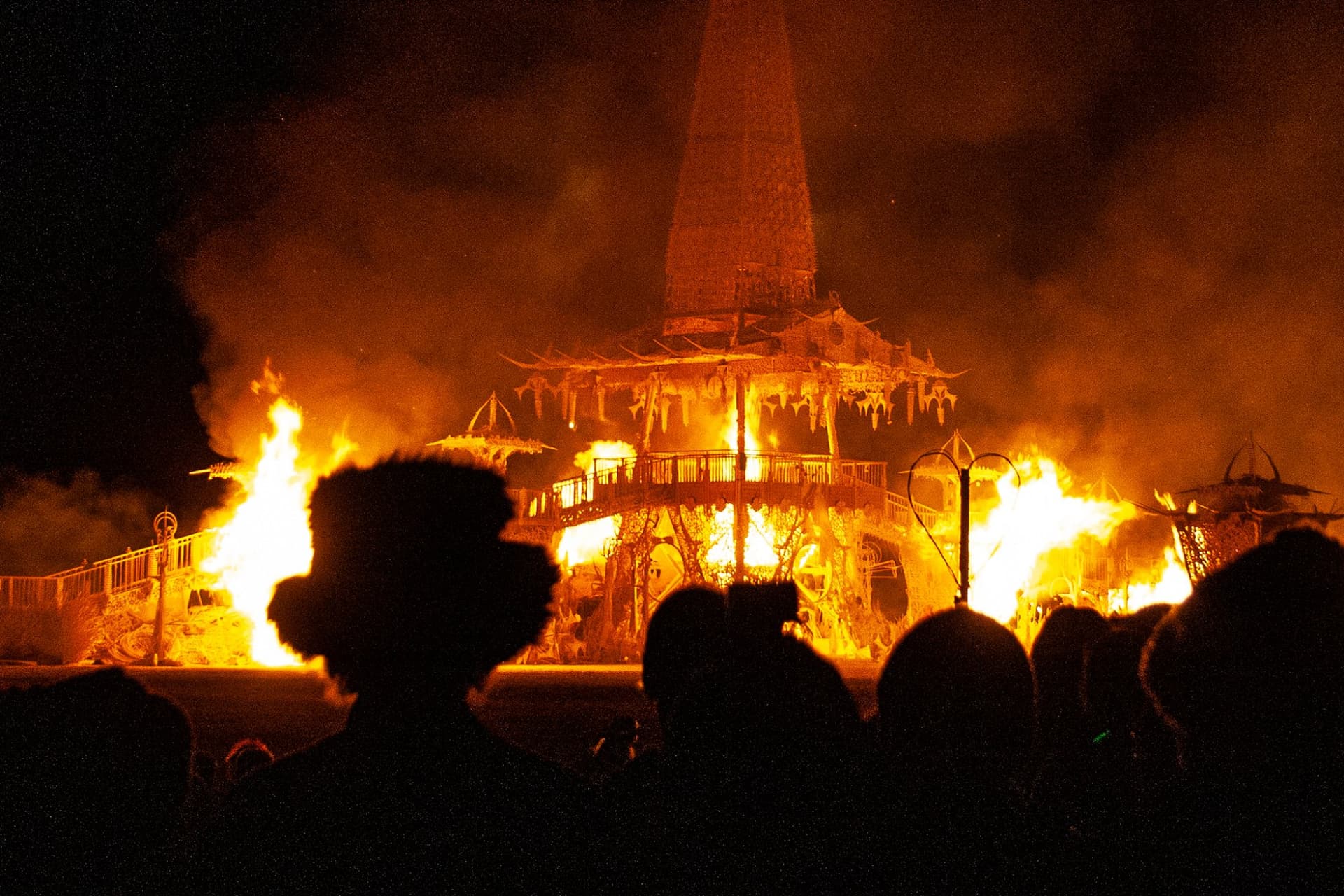 The Temple of Stars burns, 2004 · 3/9