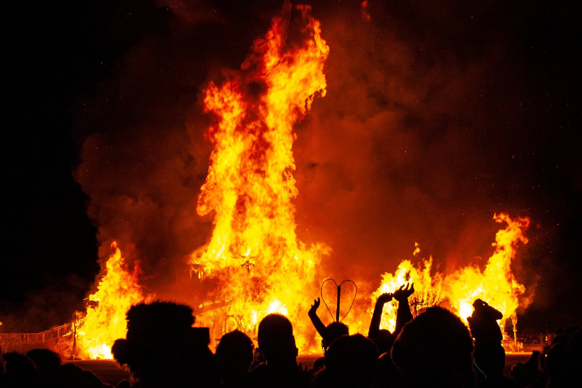 The Temple of Stars burns, 2004 · 4/9