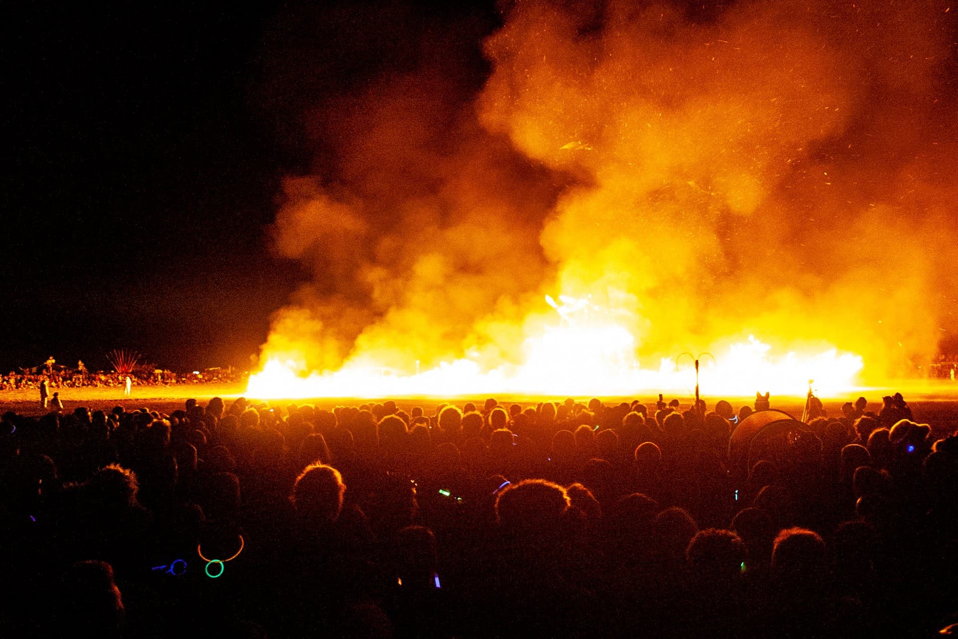 The Temple of Stars burns, 2004 · 9/9