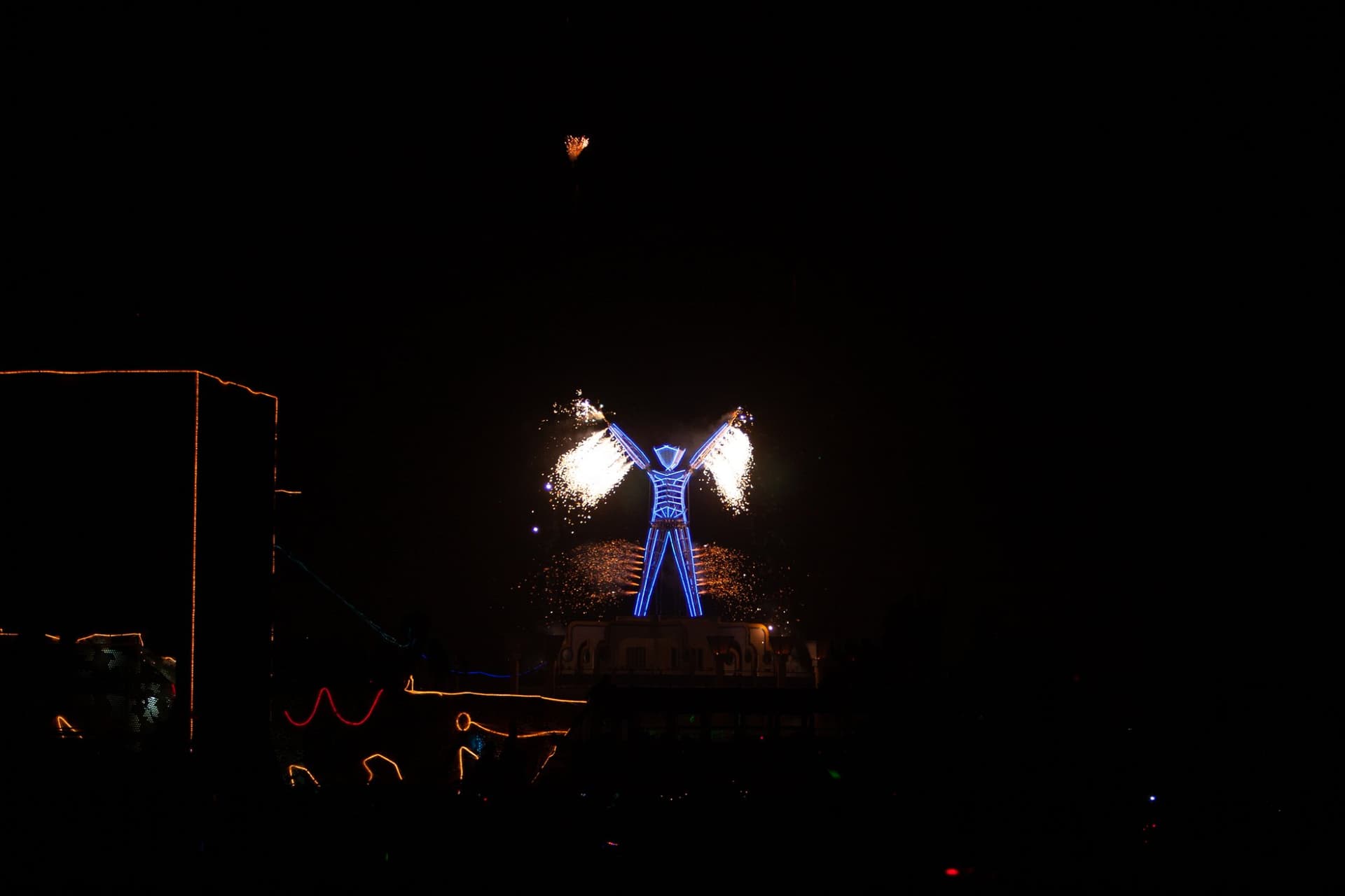 The Man burns with fireworks, 2006 · 4/33