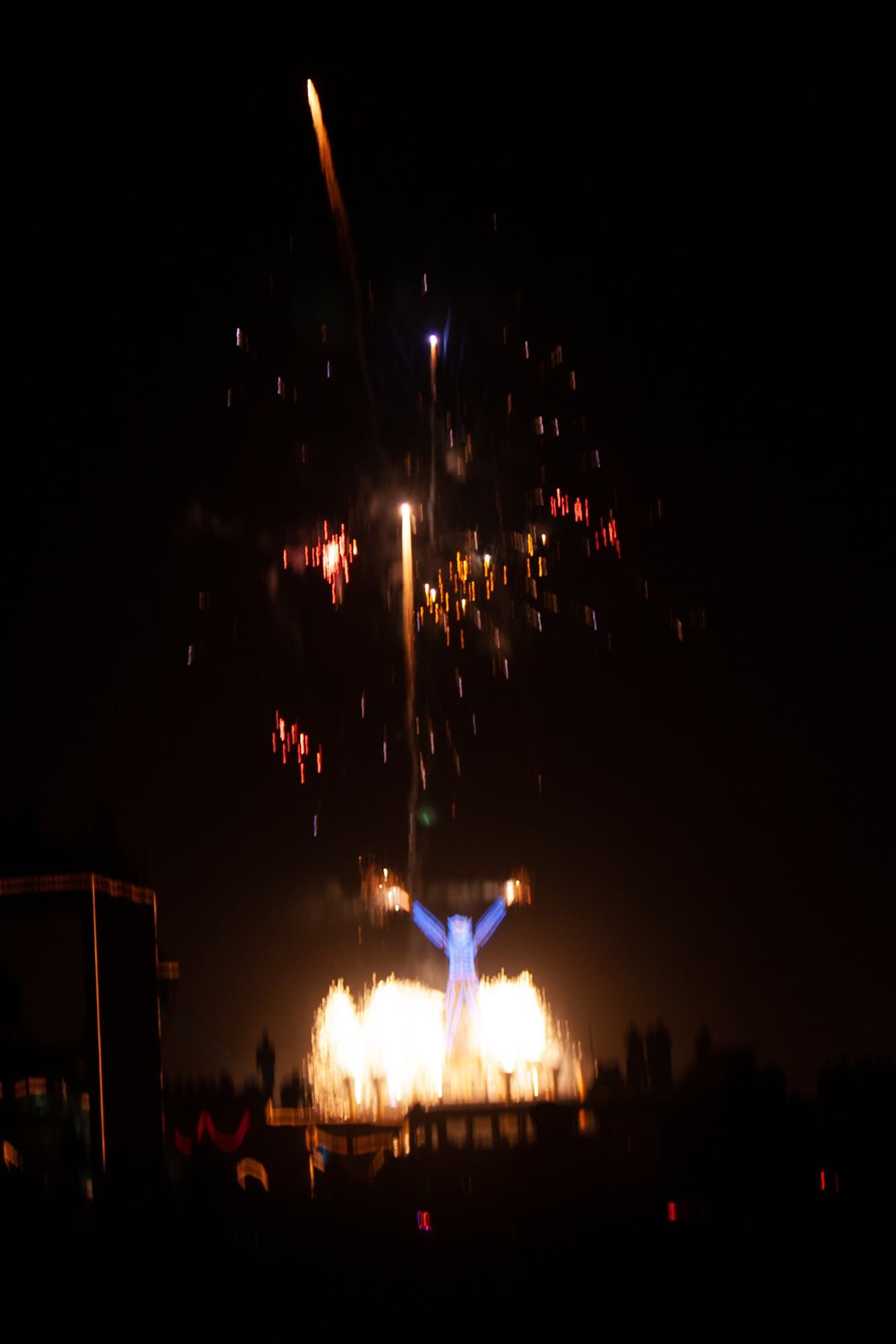 The Man burns with fireworks, 2006 · 13/33