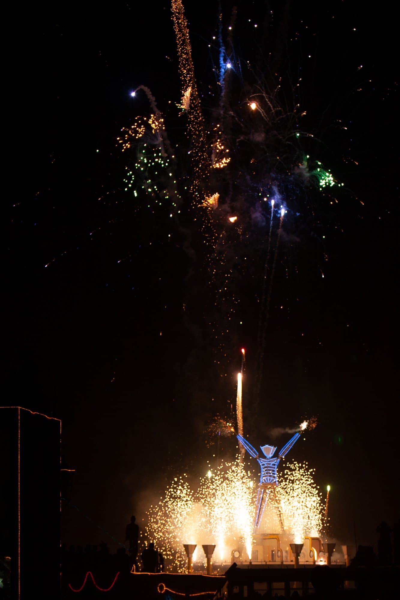 The Man burns with fireworks, 2006 · 18/33