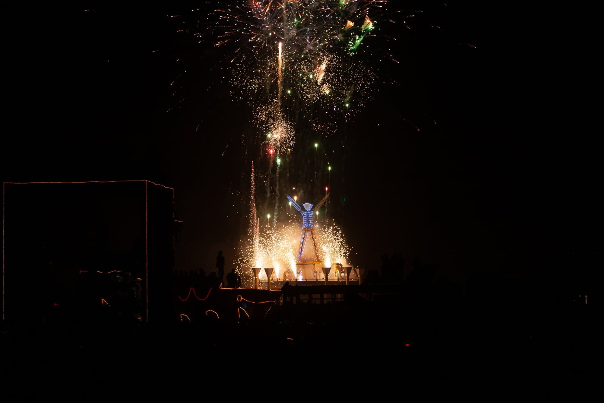 The Man burns with fireworks, 2006 · 28/33