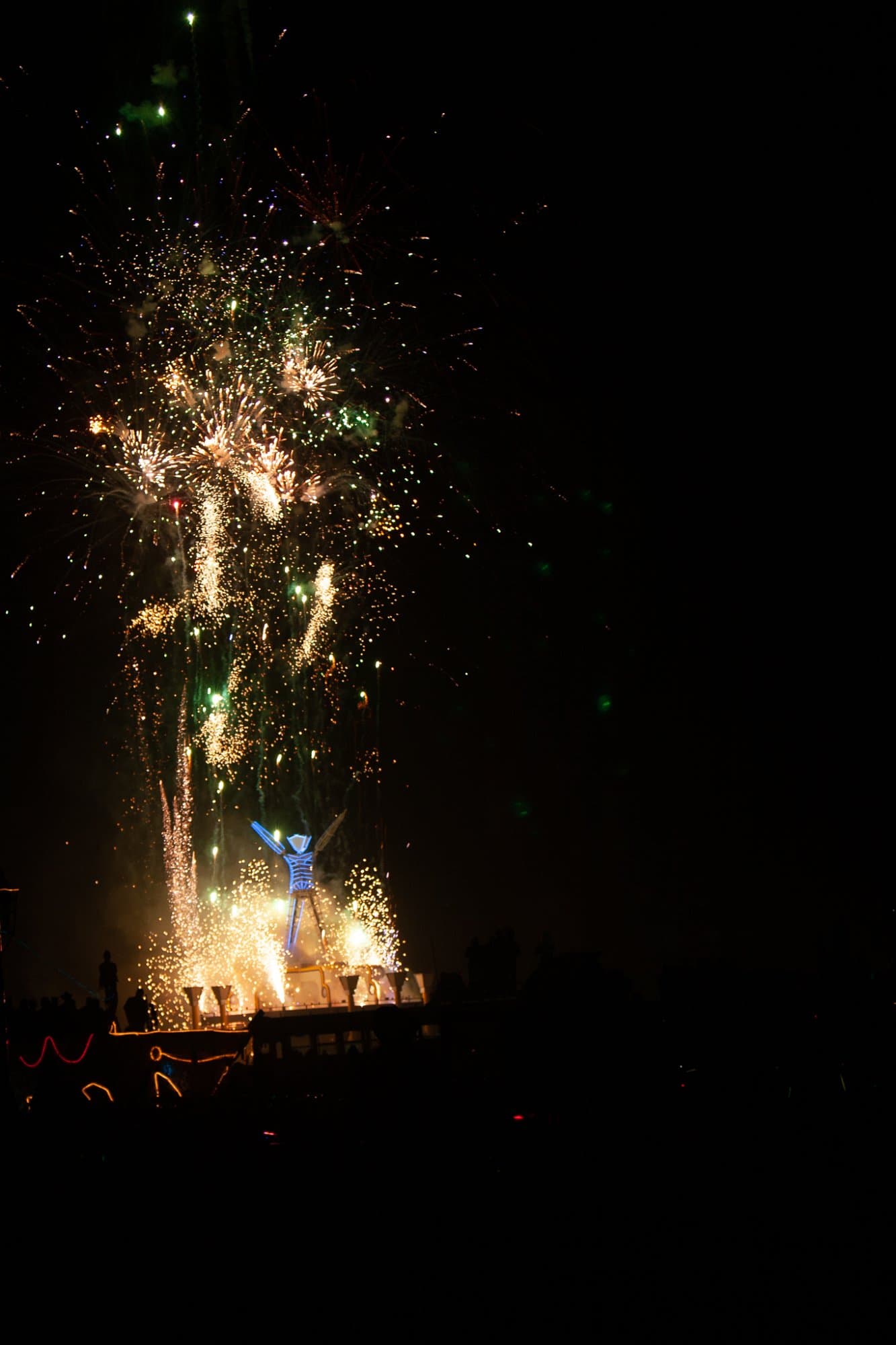 The Man burns with fireworks, 2006 · 31/33