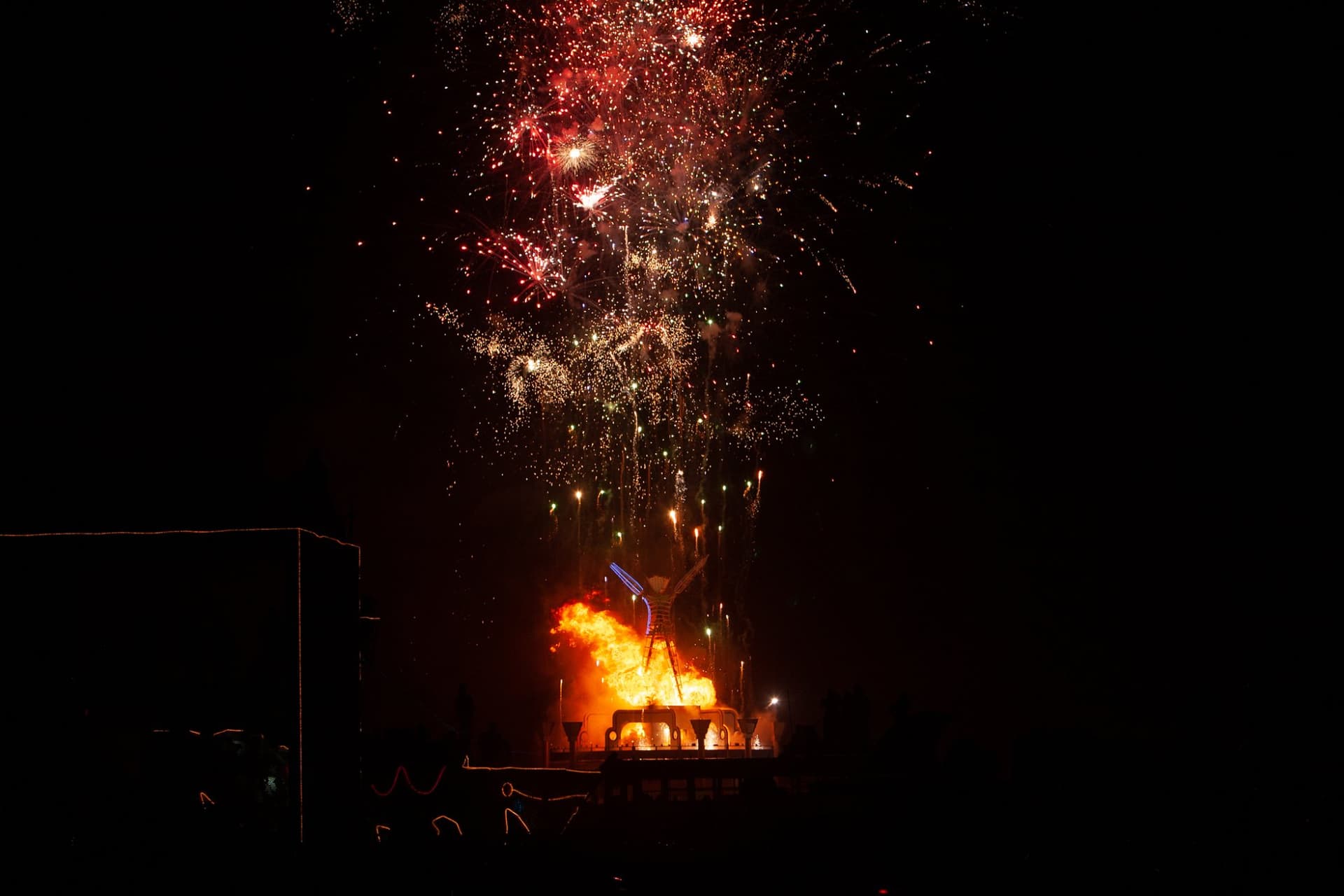 Fireworks over the burning Man, 2006 · 9/20
