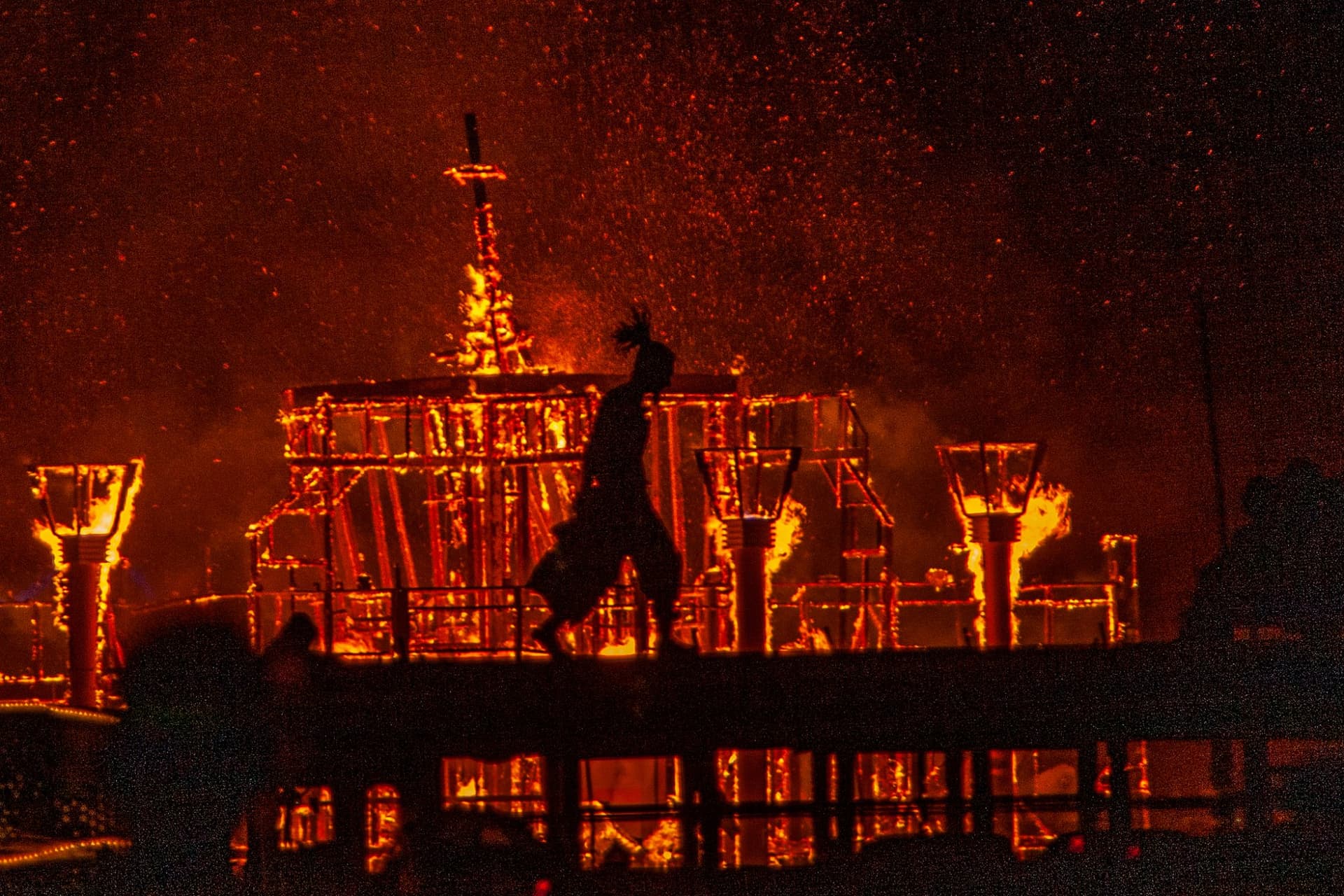 The Pavilion fire, late, 2006 · 9/60