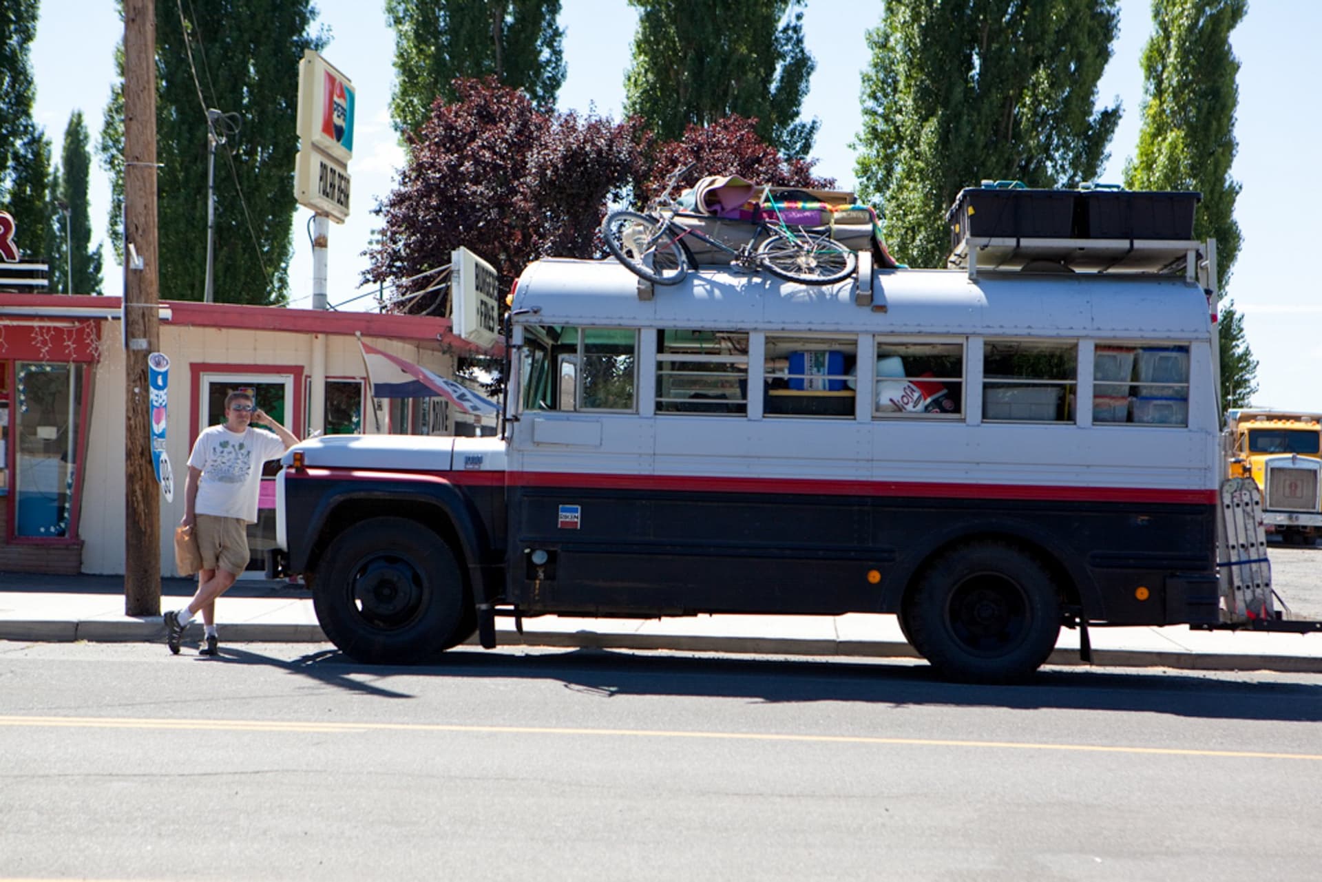 The bus through a Nevada town · 2/3