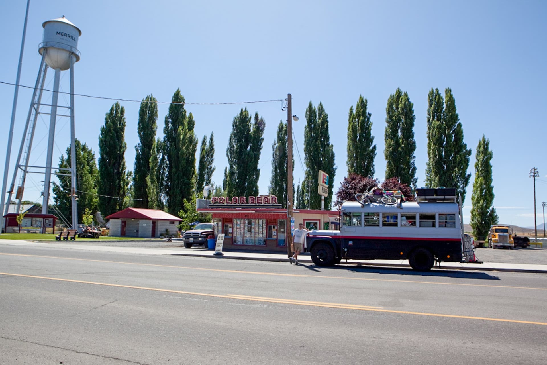 The bus through a Nevada town · 3/3