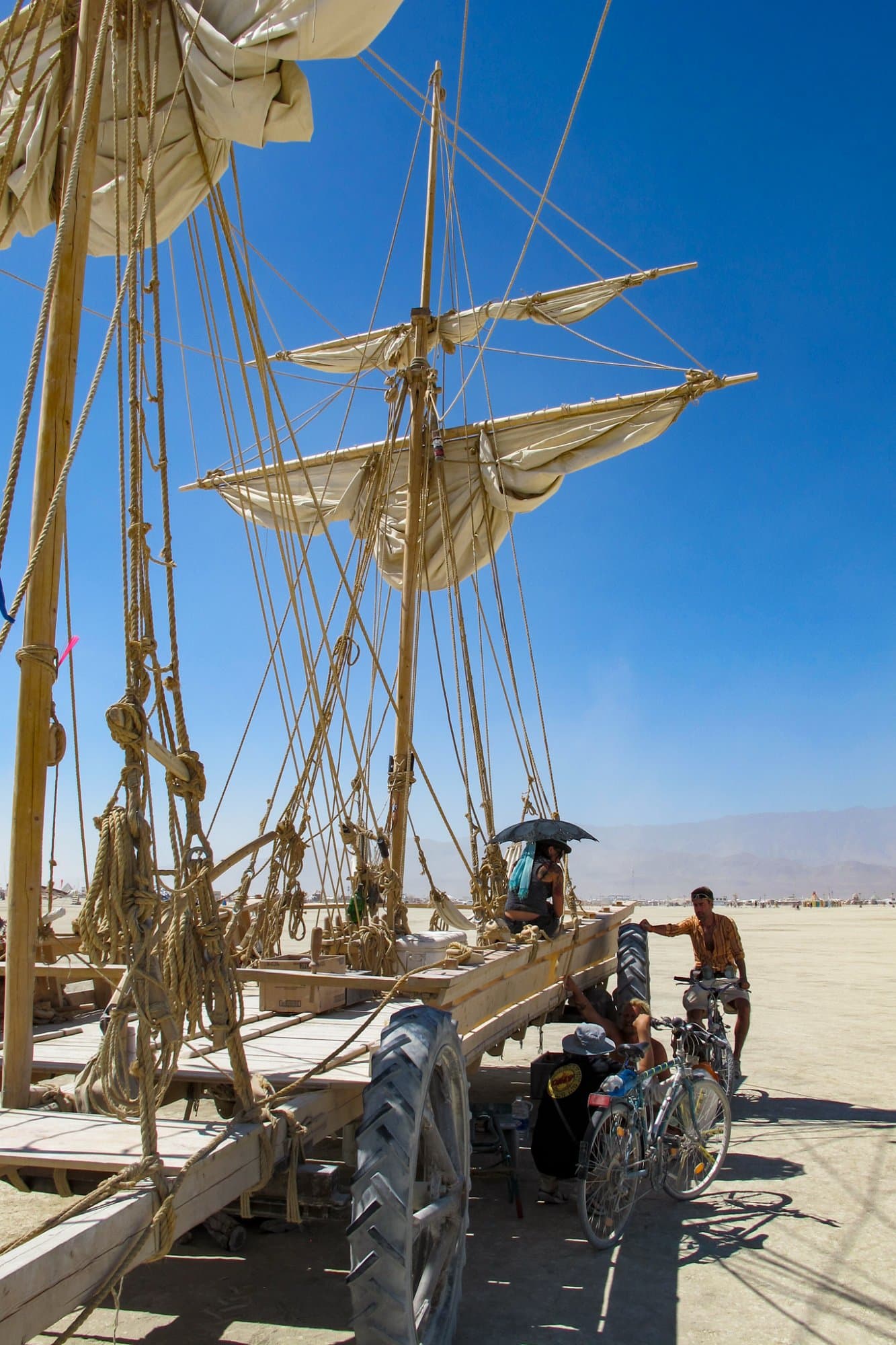 The Pier 2 tall-ship art car · 3/3